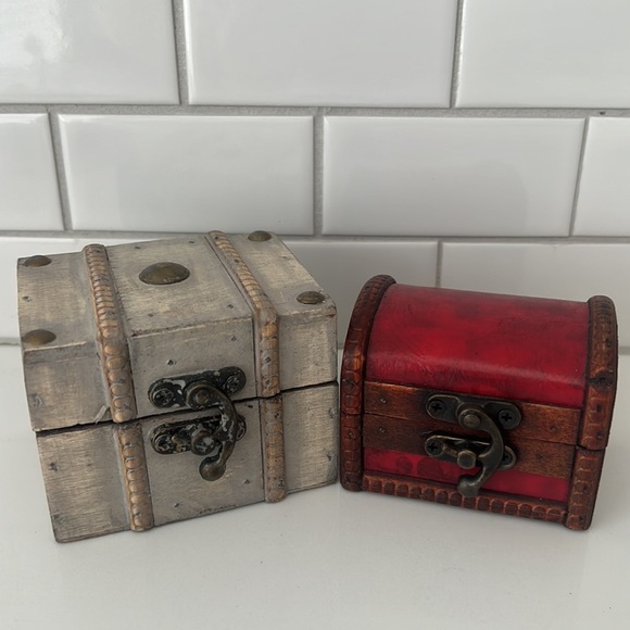 Mini Wooden Jewelry Box - Picture 11 of 12